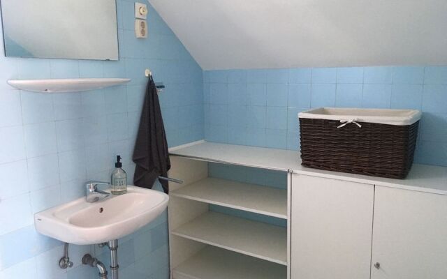 Mella Holiday House