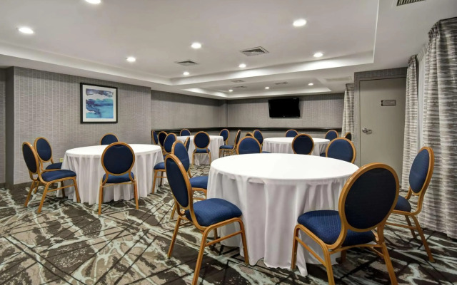 Homewood Suites by Hilton Edgewater