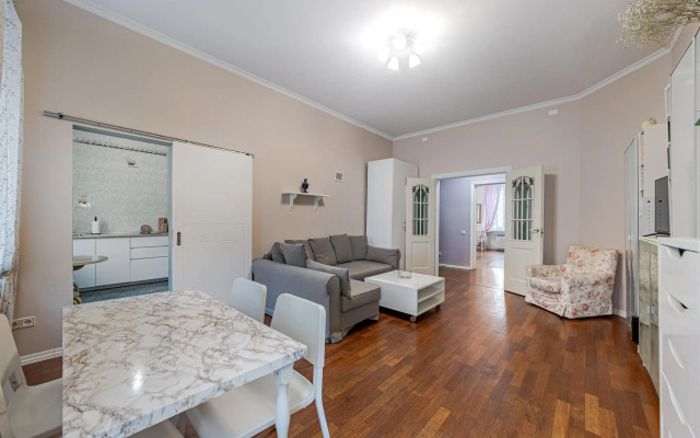 Smart Host на бульваре Страстной