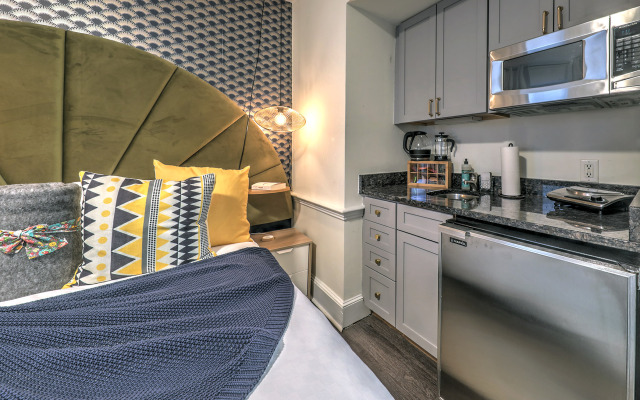 Modern Studio with Great Wifi and Amenities!