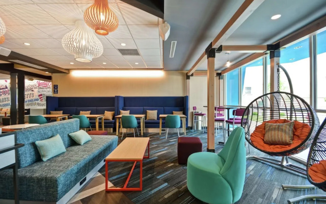 Tru by Hilton Chicopee Springfield