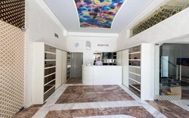 White Tower Mamaia, apartment privat - studio