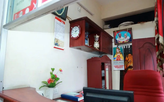 Oyo 15548 Mackal Residency