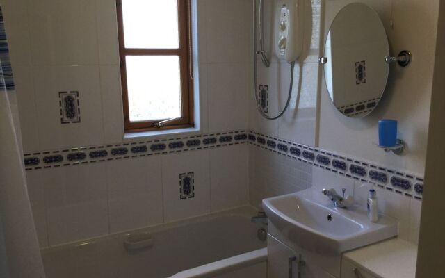 Inverness Apartments - Golf View