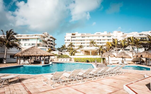 Beachfront Penthouses by LivIN Cancun