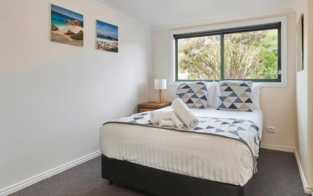 DOLPHIN LOOKOUT COTTAGE - amazing views of the Bay of Fires – Guest Rooms – Binalong Bay