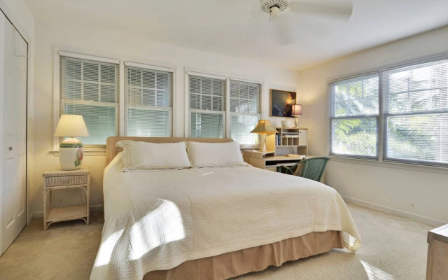 Artist Garden by Avantstay Great Location w/ Balcony, Outdoor Dining, Shared Pool & Bbq! Week Long Stays