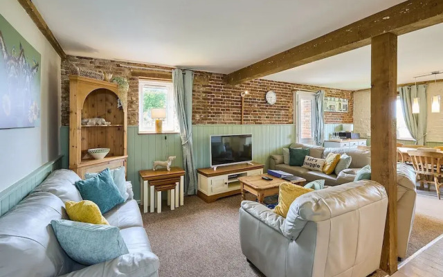 Host Stay Granary Barn