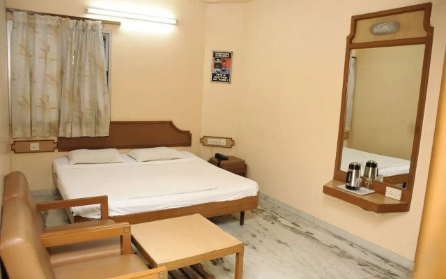 Hotel Valluvar