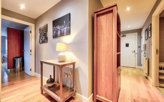 Modern 2 Bed Merchant City Apt With Lift