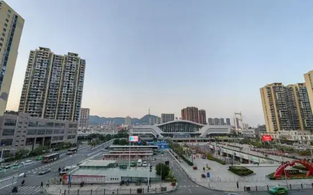 Huaibei Youth Apartment (Railway Station Shop)
