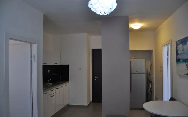 Isra Home Rothschild 8-2 Apartment