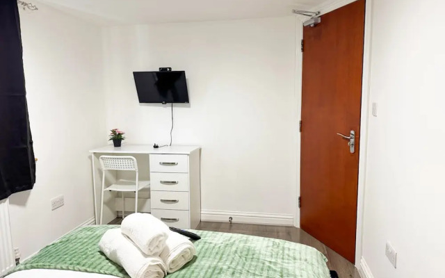 Heathrow Lodge B&B