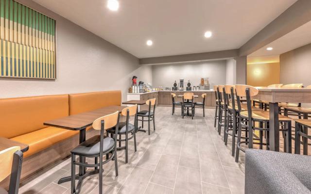 Hawthorn Extended Stay by Wyndham Bedford / Dallas