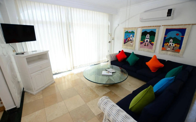 Dolphin Cove Inn