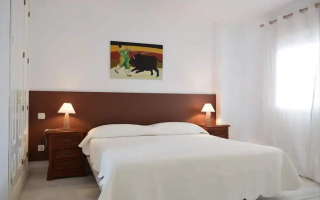 Bright 2 Bedroom First Floor F-4