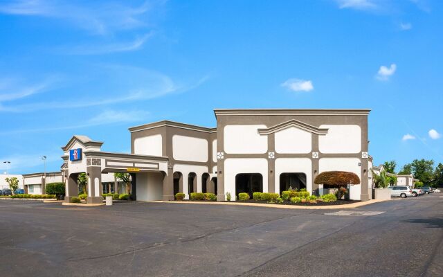 Red Carpet Inn & Suites