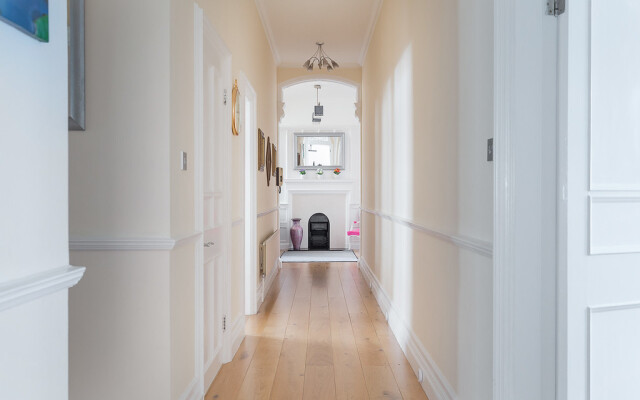 5-bedroom next to Selfridges