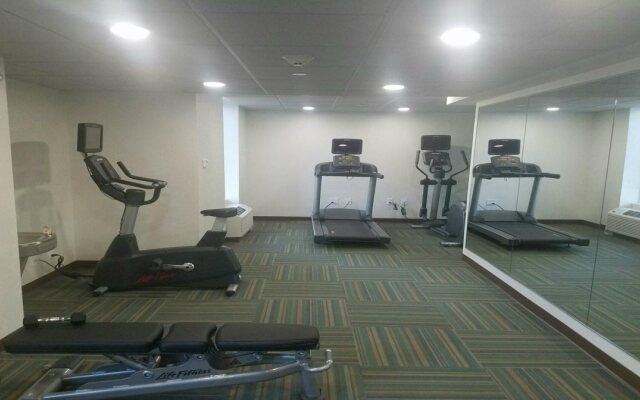 Holiday Inn Express Williamsbrg Busch Gardens Area by IHG