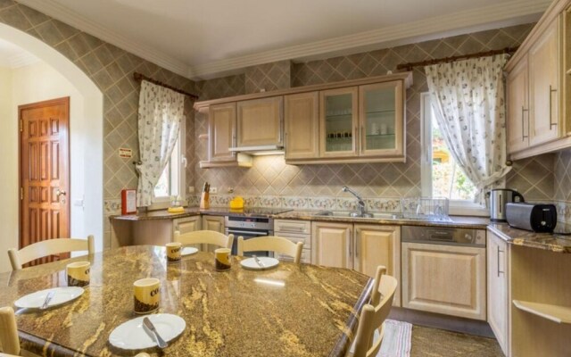 V4 Alegria V2g2 in Albufeira