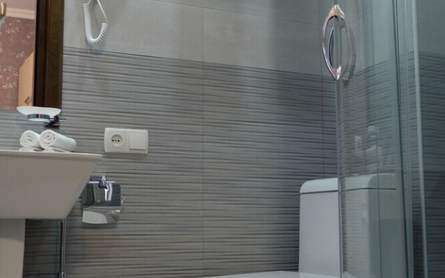 Hotel Atlantis Near Airport