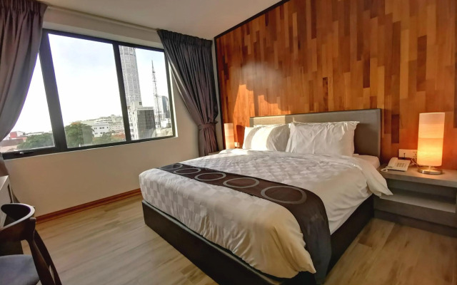 Frame Hotel