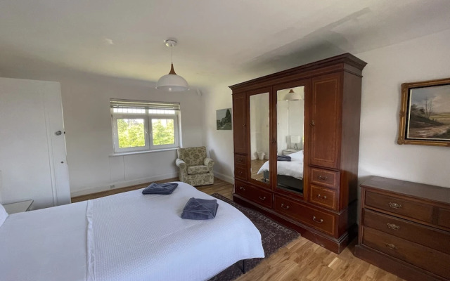 Inviting 5-bed House in Eastbourne
