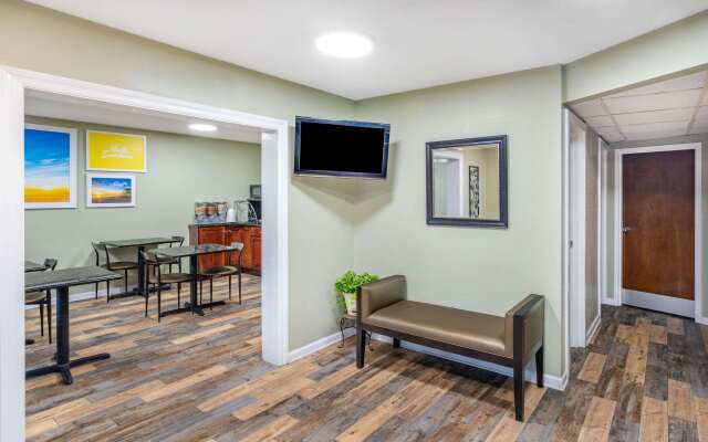 Days Inn by Wyndham Clarksville TN