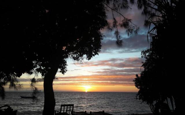 Gecko Nature Lodge & Swahili Divers