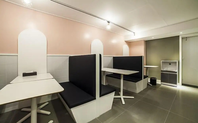 Gunsan Hotel Box