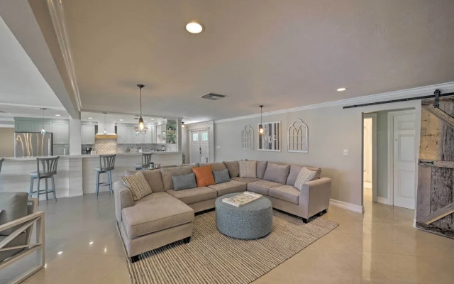 Family-friendly Palm River Estates House!