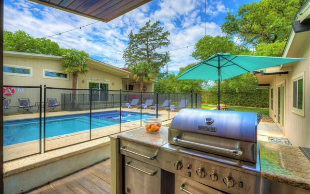 Luxury Home W/pool, Grill/bar, &movieroom