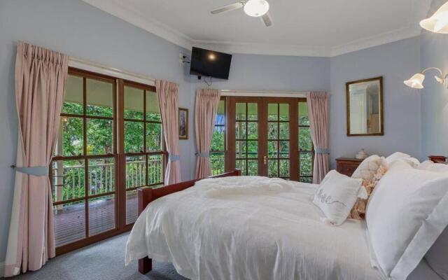 Palatial Queenslander for Groups of Family & Friends!