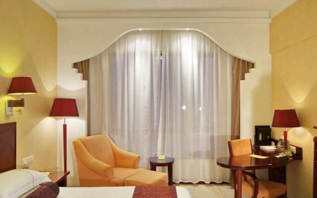 Gold Riverside Hotel