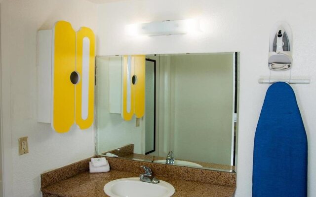 Studio 6 San Antonio, TX - Lackland AFB