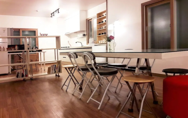 Guesthouse Enoch - Hostel