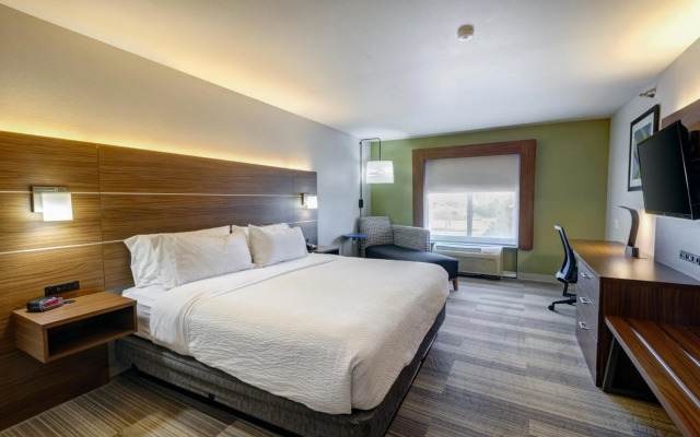 Holiday Inn Express & Suites Shelbyville Indianapolis by IHG