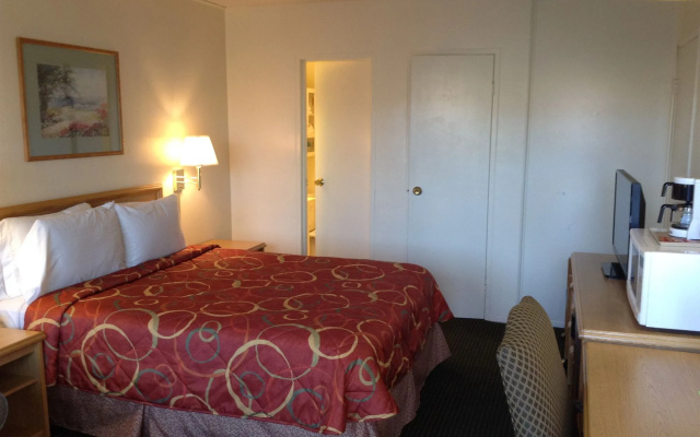 Travelers Inn Eugene University