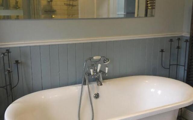 Stone Lodge B&B