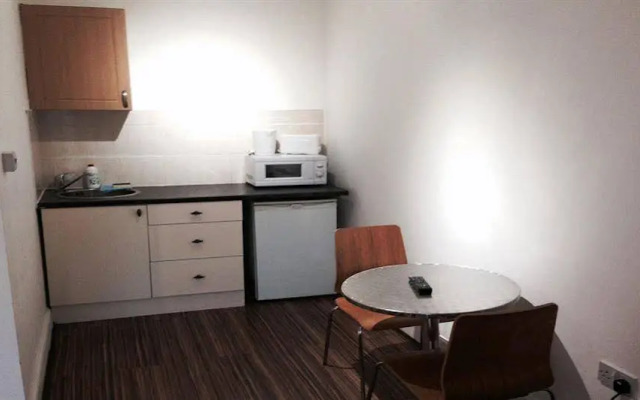 Holland Apartments