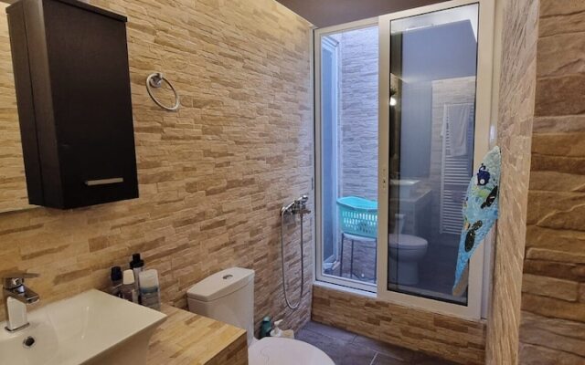 Manos Luxury Apartments