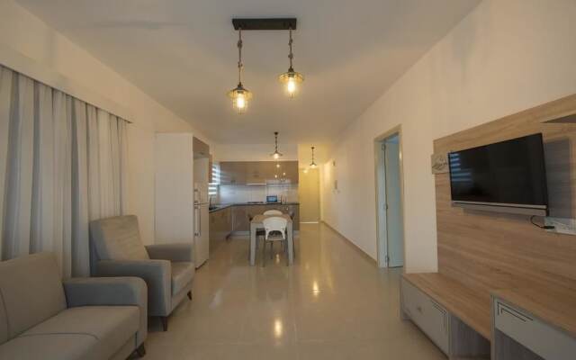 Deniz Airport Suites