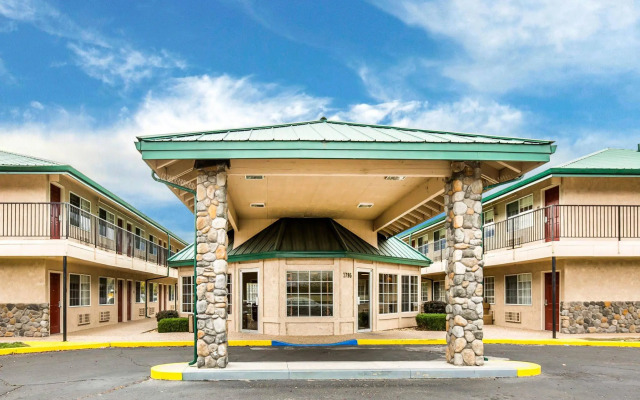 Quality Inn & Suites Minden