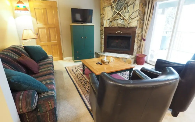 Clearview 803 2 Bedroom Condo by Redawning