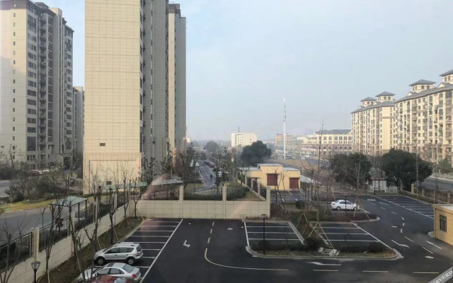 Huzhou Junchen Rezen Hotel