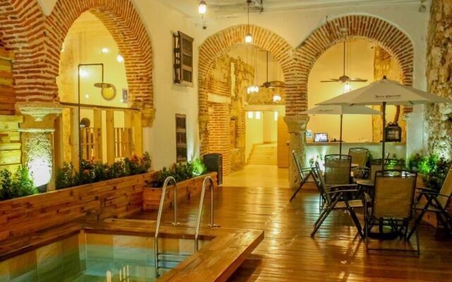 Bourbon St Hostal Boutique - Hostel