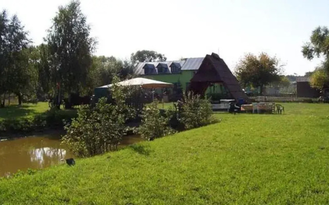 Hotelik nad Stawem