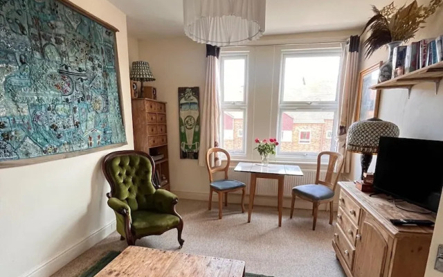 Apartmentsleeps2-seaside Escape--wifi-parking