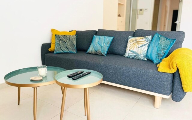 Luxury Green Penthouse Terrace & Parking