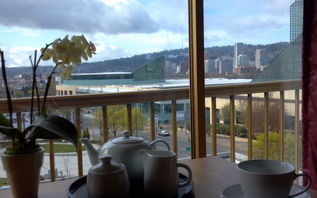 Inn At The Convention Center